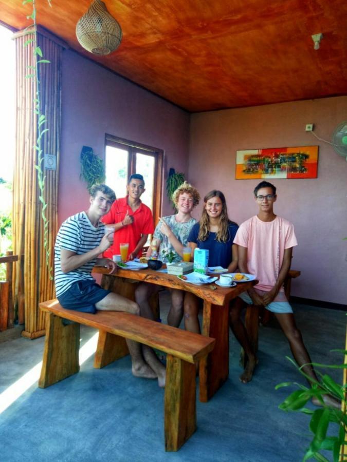 Gentari Homestay And Tour Batununggul エクステリア 写真