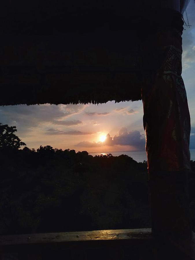 Gentari Homestay And Tour Batununggul エクステリア 写真
